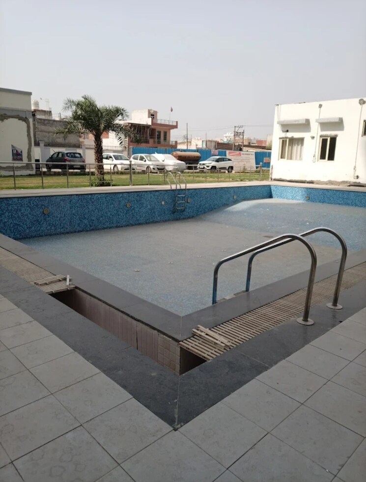 Swimming Pool, zara-aavaas 3 Bedroom 643 Sq.Ft. Apartment In Sector 104 Gurgaon 8927860