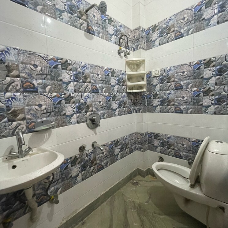 Team Area, rohini sector 25 3 Bedroom 650 Sq.Ft. Builder Floor In Rohini Sector 25 Delhi 8927874