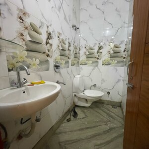 Team Area in 3 BHK Builder Floor at Rohini Sector 25 – for Sale