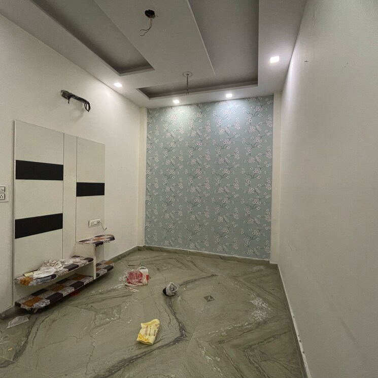 Bathroom, rohini sector 25 3 Bedroom 650 Sq.Ft. Builder Floor In Rohini Sector 25 Delhi 8927874