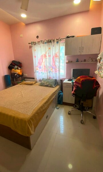 Master Bedroom in 2 BHK Apartment at Kalinga Apartment, Mulund West – for Rent