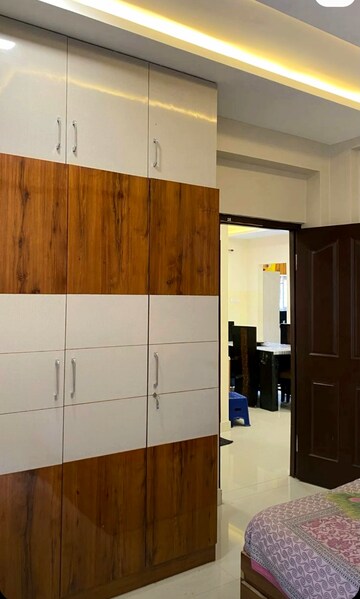 Furnished Amenities in 2 BHK Apartment at Kalinga Apartment, Mulund West – for Rent