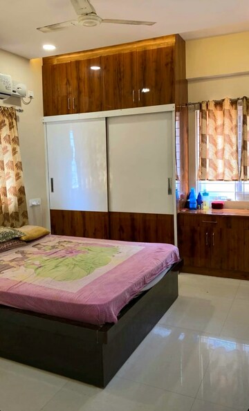 Bedroom in 2 BHK Apartment at Kalinga Apartment, Mulund West – for Rent