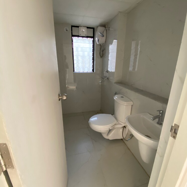 Bathroom, runwal-gardens-phase-2 3 Bedroom 904 Sq.Ft. Apartment In Kalyan Shilphata Road Thane 8927893