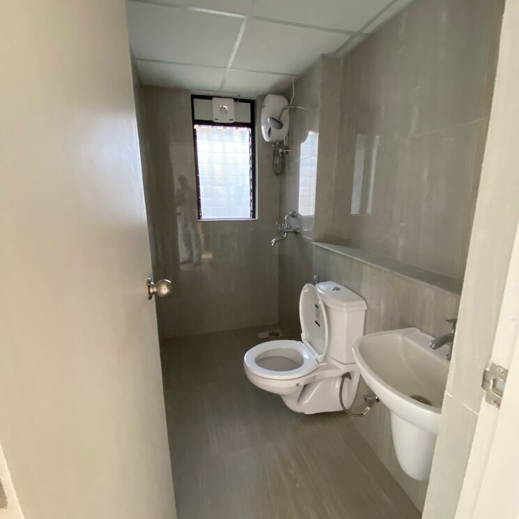 Bathroom, runwal-gardens-phase-2 3 Bedroom 904 Sq.Ft. Apartment In Kalyan Shilphata Road Thane 8927893