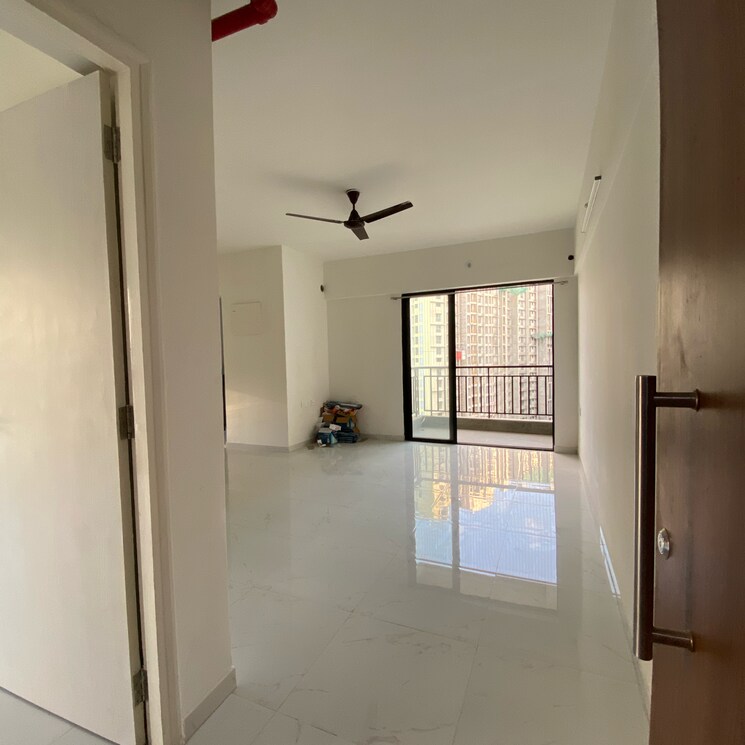 Room, runwal-gardens-phase-2 3 Bedroom 904 Sq.Ft. Apartment In Kalyan Shilphata Road Thane 8927893