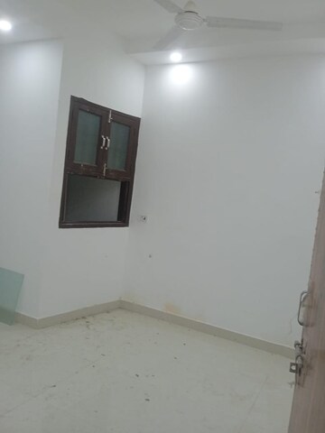 Room in 2 BHK Builder Floor at Saket – for Rent
