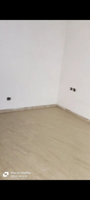 Room in 2.5 BHK Apartment at SLF Anushree, Sector 75 – for Sale