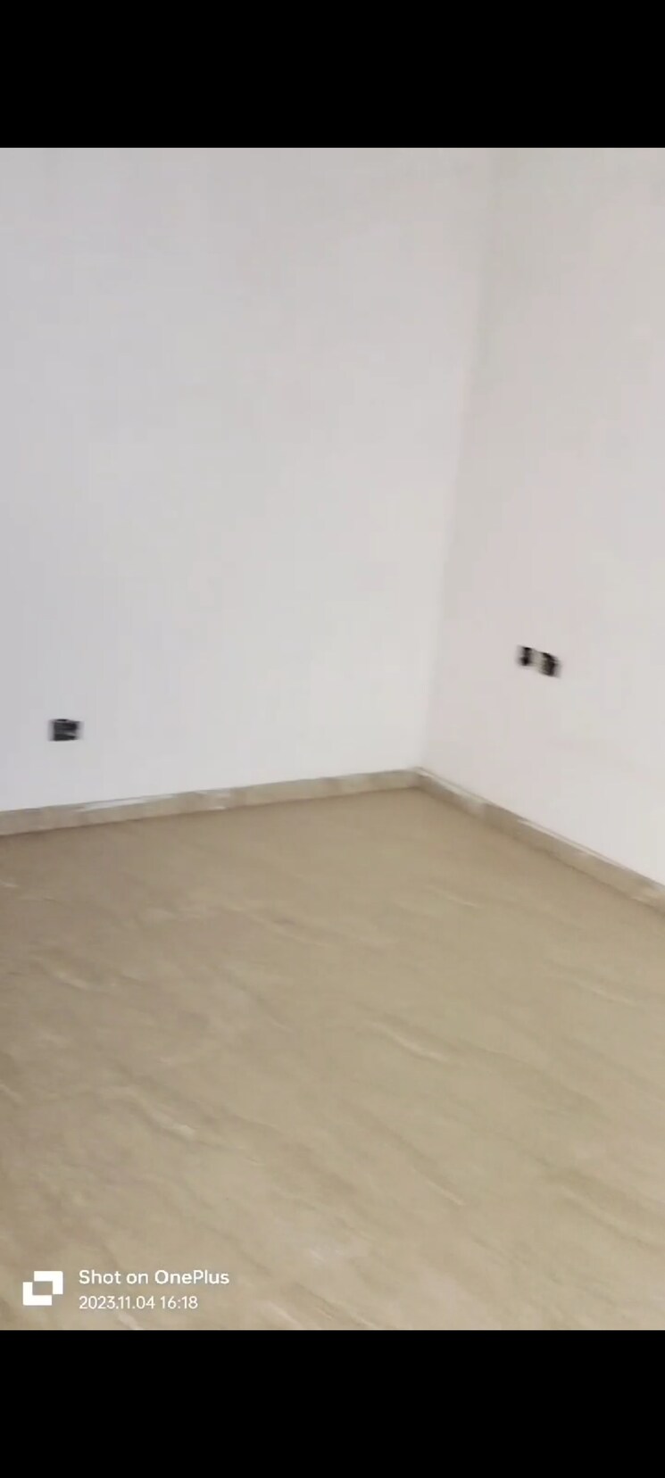 Room, slf-anushree 2.5 Bedroom 1400 Sq.Ft. Apartment In Sector 75 Faridabad 8927900