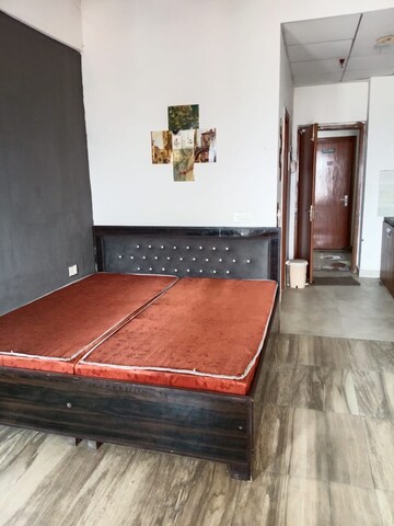 Furnished Amenities in 1 BHK Apartment at Paramount Golfforeste, Zeta I Greater Noida – for Rent