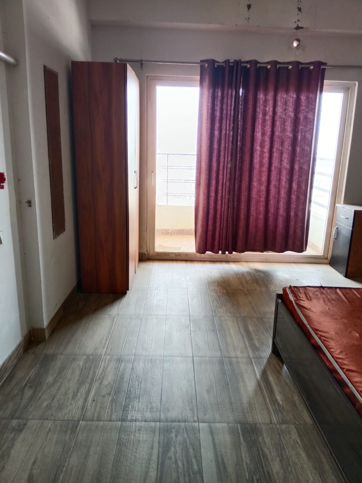 1 BHK 435 Sq.Ft. Apartment in Paramount Golfforeste