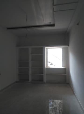 Room in 4 BHK Independent House at Ameenpur – for Sale