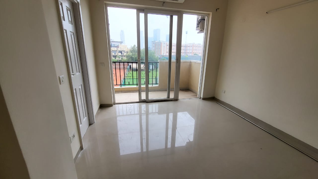 4 BHK + Extra Room 1750 Sq.Ft. Builder Floor in Emaar MGF Emerald Hills