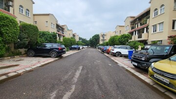 4 BHK Builder Floor – Exterior View View at Emaar MGF Emerald Hills, Sector 65 - for Rent