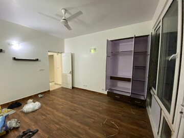 Room in 4 BHK Apartment at Eldeco Ananda, Sector 48 – for Rent