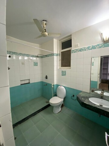 Kitchen in 4 BHK Apartment at Eldeco Ananda, Sector 48 – for Rent
