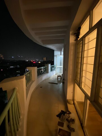 Balcony in 4 BHK Apartment at Eldeco Ananda, Sector 48 – for Rent