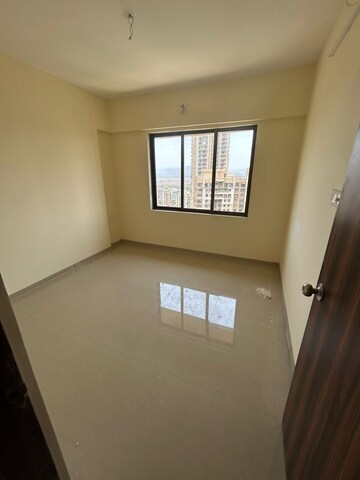 Room in 2 BHK Apartment at Horizon Height, Kasarvadavali – for Sale