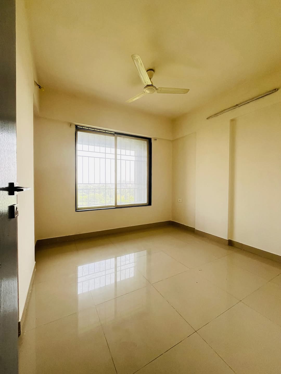 1 BHK Apartment For Sale in Brahma Waterbay