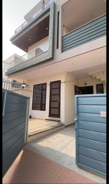 6 BHK Independent House For Rent in Narayan Vihar