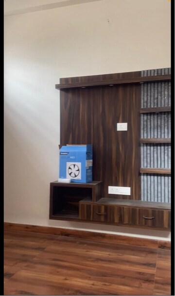 Furnished Amenities in 6 BHK Independent House at Narayan Vihar – for Rent
