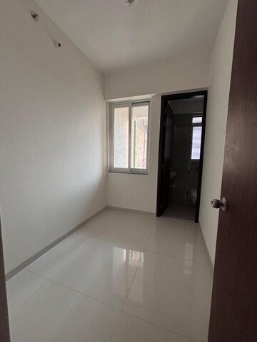 2 BHK Apartment For Rent in Piramal Vaikunth Vraj, Balkum Pada