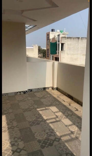  6 BHK Independent House at Narayan Vihar – for Rent