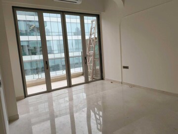 Room in 3 BHK Apartment at Indiabulls Sky Forest, Lower Parel – for Rent