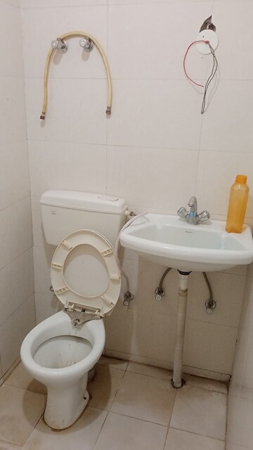 Bathroom in 3 BHK Apartment at Amolik Sankalp, Sector 85 – for Rent