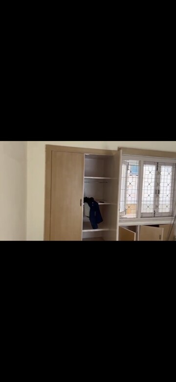 Room in 2 BHK Builder Floor at Hauz Khas Market – for Rent