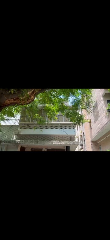 2 BHK Builder Floor For Rent in Hauz Khas Market