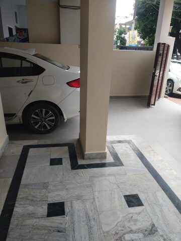 Parking in 3 BHK Independent House at Gomti Nagar – for Rent