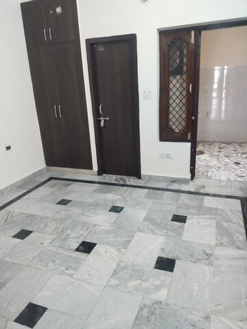 Room in 3 BHK Independent House at Gomti Nagar – for Rent