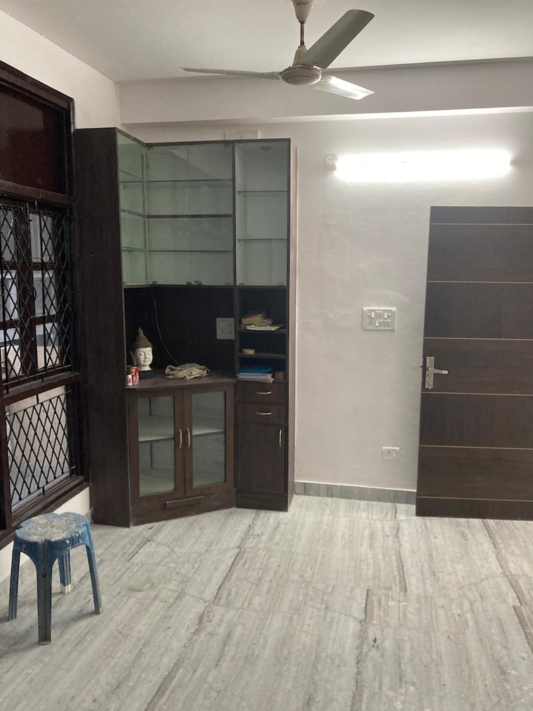 Room, jawahar park 3 Bedroom 950 Sq.Ft. Builder Floor In Jawahar Park Delhi 8928083
