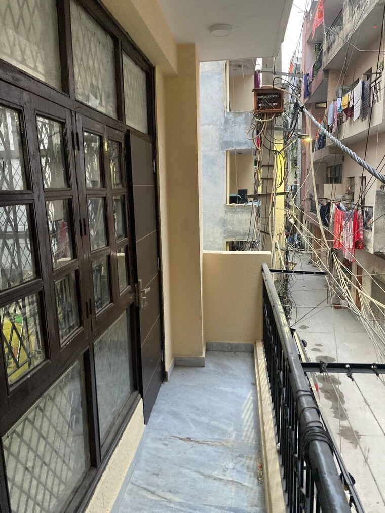 Balcony, jawahar park 3 Bedroom 950 Sq.Ft. Builder Floor In Jawahar Park Delhi 8928083