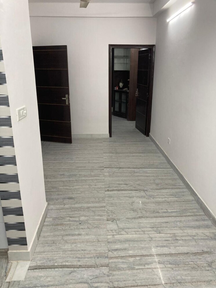 Room, jawahar park 3 Bedroom 950 Sq.Ft. Builder Floor In Jawahar Park Delhi 8928083