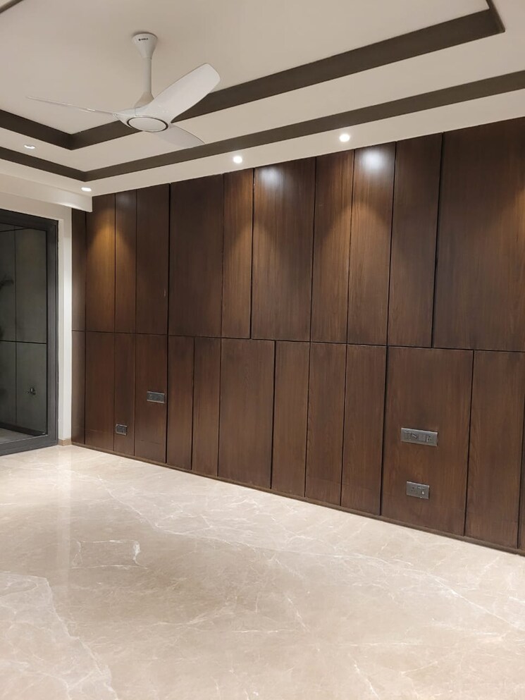 Room, sector 83 3 Bedroom 240 Sq.Yd. Builder Floor In Sector 83 Gurgaon 8928109