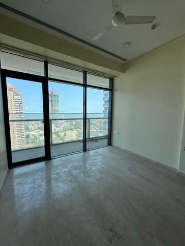 Room in 3 BHK Apartment at Omkar 1973, Worli – for Rent