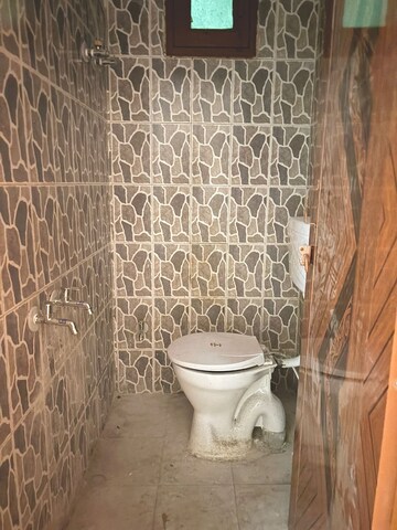Bathroom in 2 BHK Builder Floor at Jawahar Park – for Sale