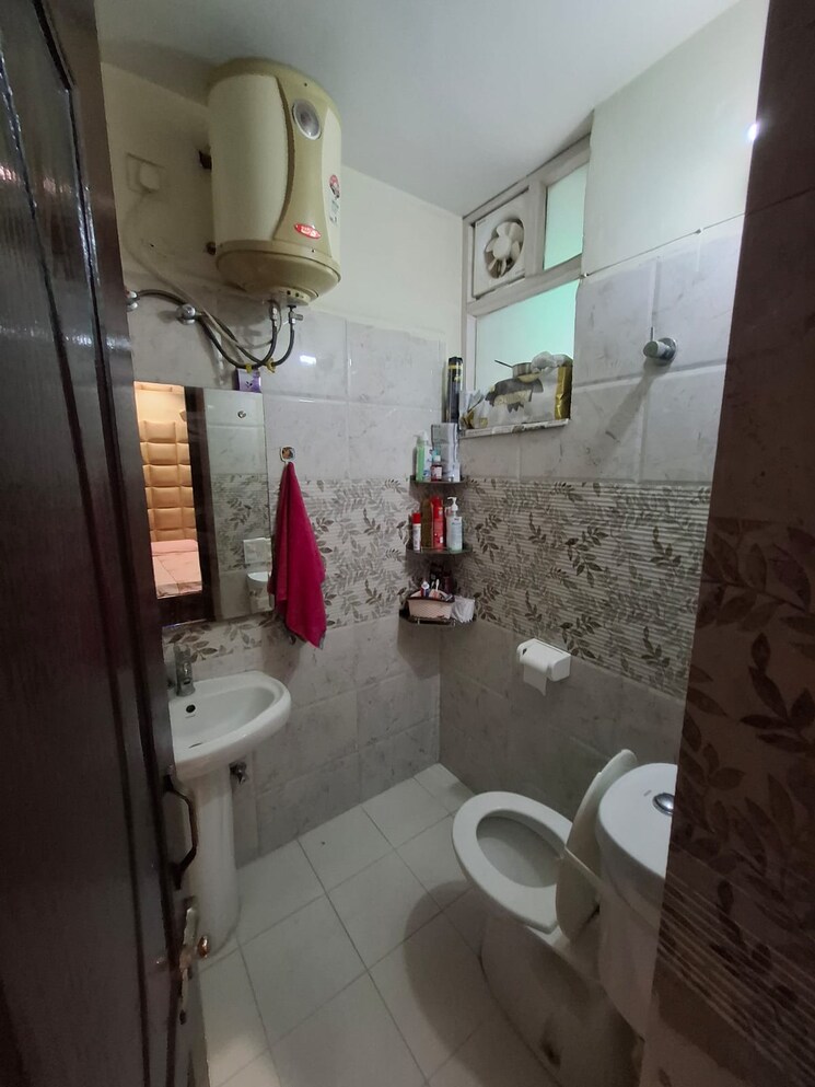 Attached Bathroom, vip road 2 Bedroom 1264 Sq.Ft. Apartment In Vip Road Zirakpur 8928147