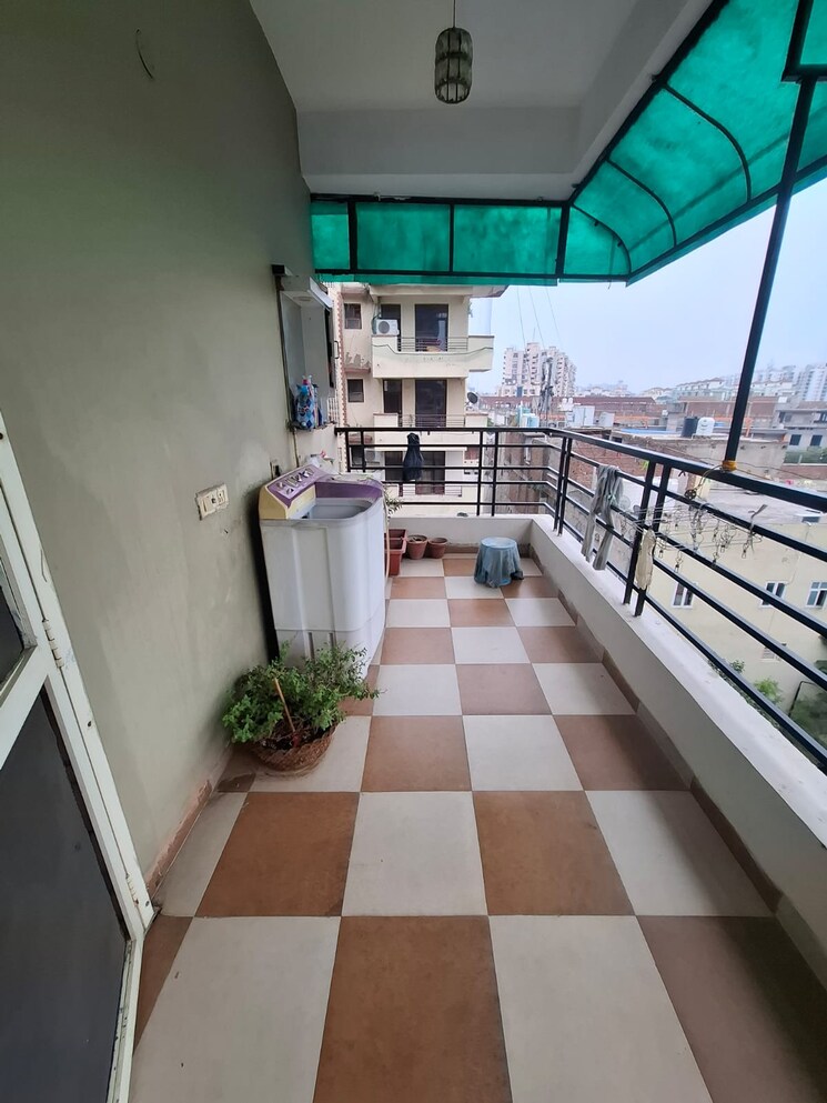 Balcony, vip road 2 Bedroom 1264 Sq.Ft. Apartment In Vip Road Zirakpur 8928147
