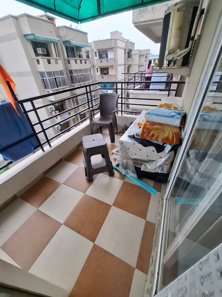 Balcony, vip road 2 Bedroom 1264 Sq.Ft. Apartment In Vip Road Zirakpur 8928147