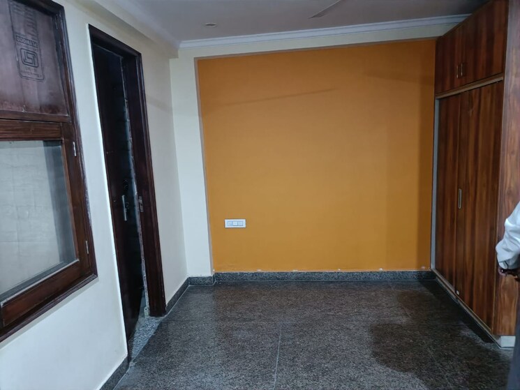 Room, sector 51 2 Bedroom 1200 Sq.Ft. Builder Floor In Sector 51 Gurgaon 8928190