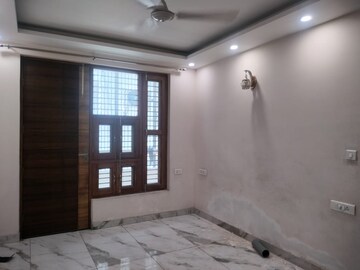 Room in 3 BHK Builder Floor at MVL IPark, Sector 15 – for Rent