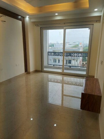 Room in 3 BHK Builder Floor at MVL IPark, Sector 15 – for Rent