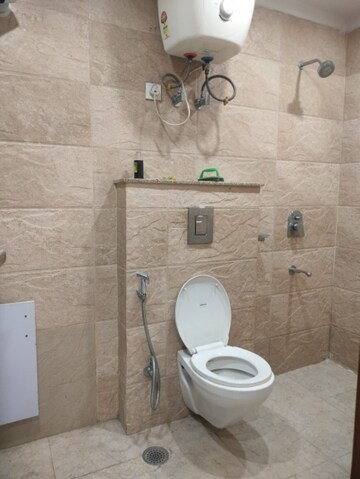 Bathroom in 3.5 BHK Builder Floor at Milestone 32nd Avenue, Sector 15 – for Rent