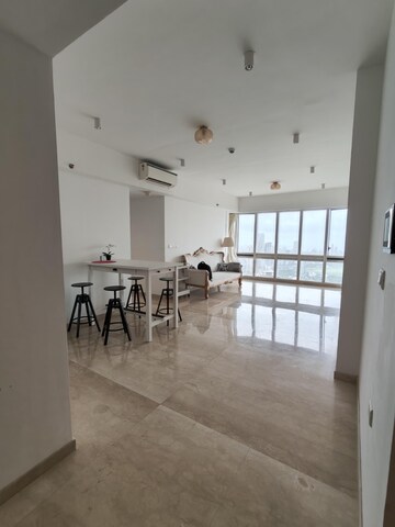 Room in 3 BHK Apartment at Lodha The Park, Worli – for Rent