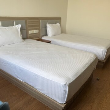 Bedroom in  Pg at Sector 21 – for Rent