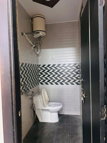 Bathroom in 3 BHK Builder Floor at Milestone 32nd Avenue, Sector 15 – for Rent