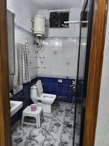 Master Bedroom in 2 BHK Builder Floor at Rohini Sector 6 – for Rent